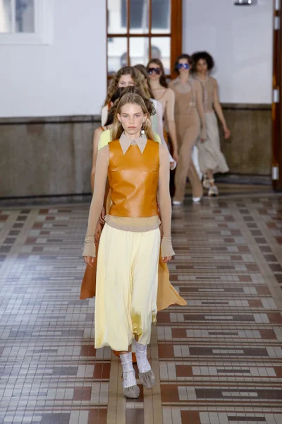 Look 42